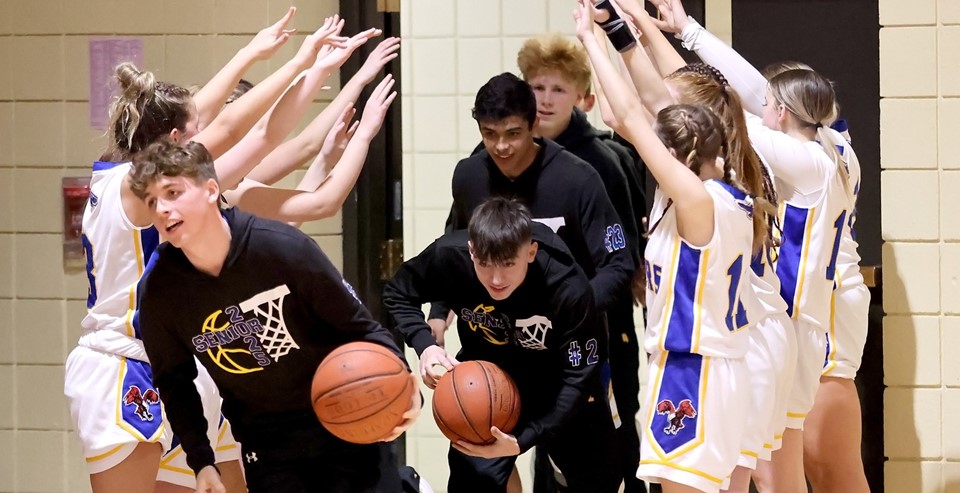 Boys basketball entrance (2/2025)